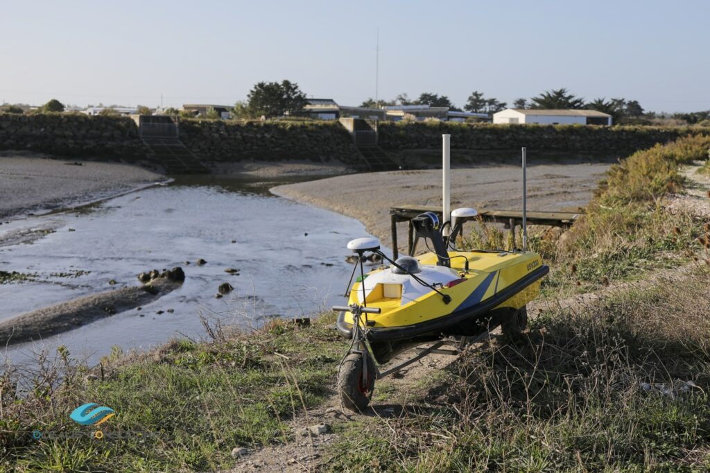 Réalisation du levé bathymétrique avec le drone bathymétrique USV200 dans les étiers de Noirmoutier